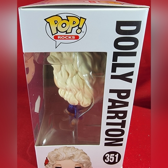 Dolly Parton entertainment earth exclusive # 351 (nib) - Picture 5 of 7